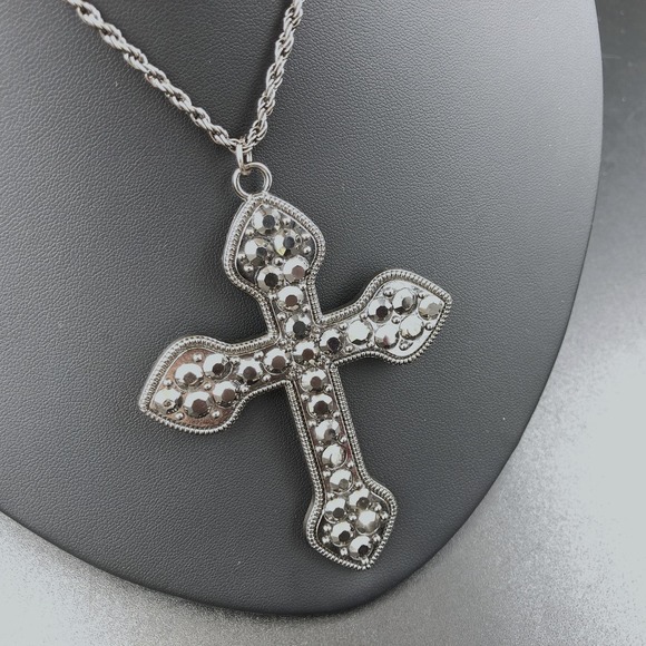 Glam Goth Gunmetal Textured Cross Pendant Necklace 35" Faceted Dark Silver Tone - Picture 2 of 8